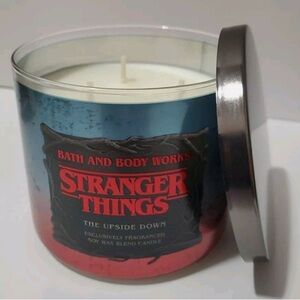 NWT: Bath & Body Works The Upside Down 3-Wick Candle